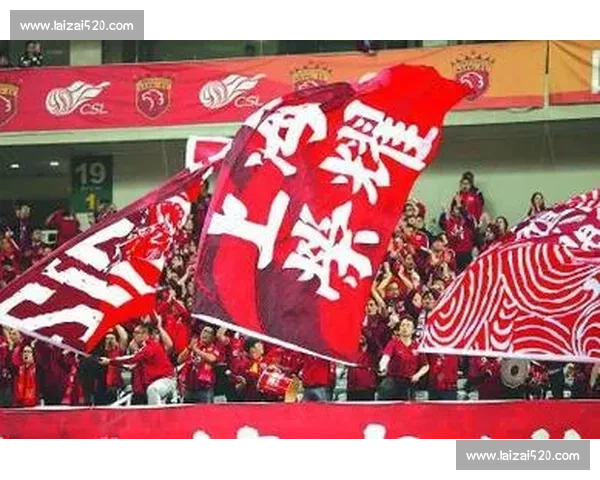 上港中超赛事回顾:精彩对决与激烈角逐引爆全场球迷热情 上港中超赛事回顾:精彩对决与激烈角逐引爆全场球迷热情