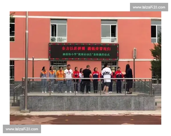 鹿晨辉奋勇拼搏全力以赴 展现竞技风采和无畏精神的比赛精彩瞬间